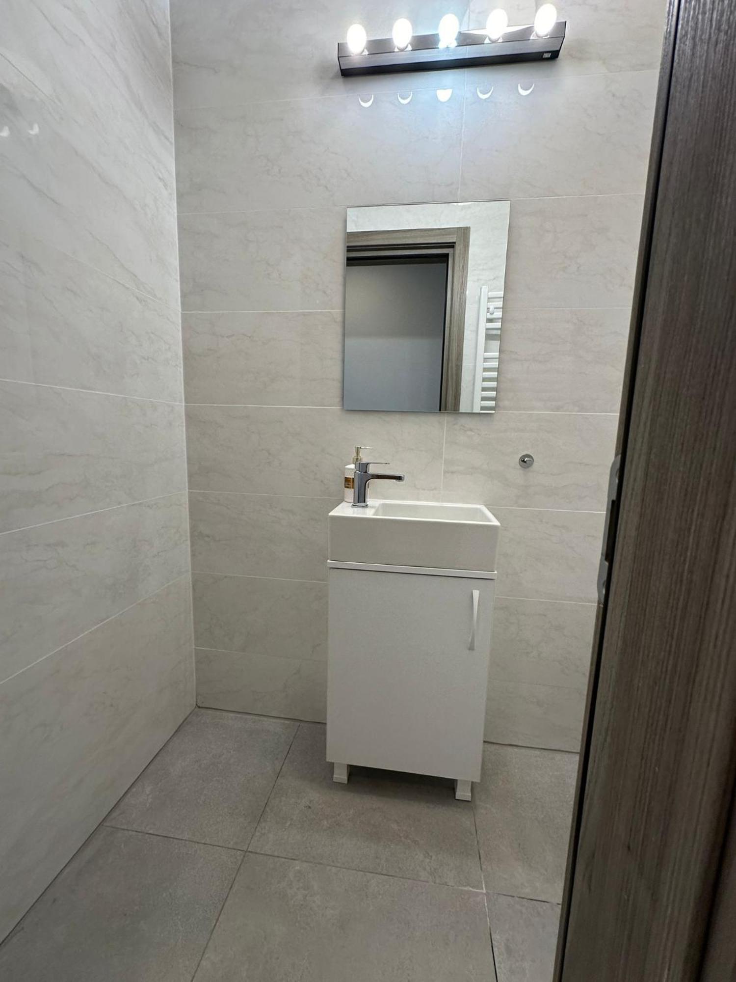 Catedral Apartment بوخارست المظهر الخارجي الصورة